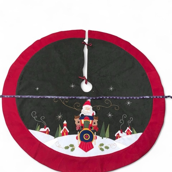 Festive Christmas Tree Skirt with Santa Train Design - Picture 3 of 5
